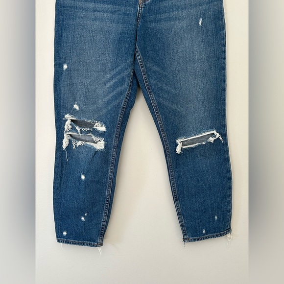Abercrombie & Fitch The Mom high rise Distressed jeans size 28/6R NWT - Picture 3 of 8